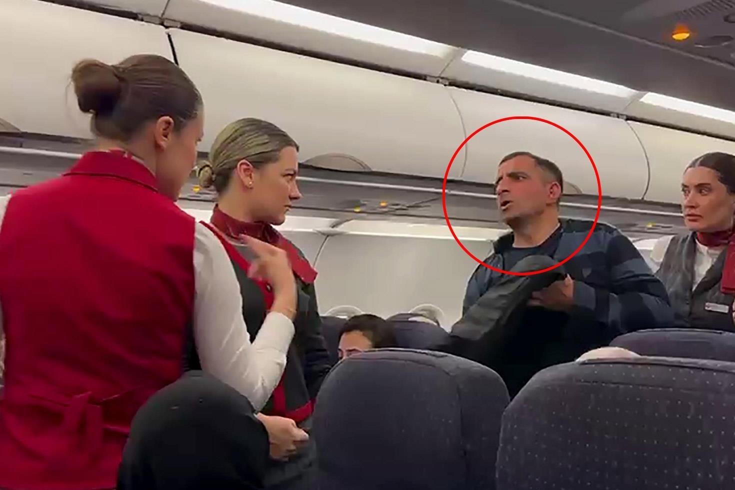 Erzurum-İstanbul uçağında ilginç anlar: Yolculardan helallik istedi