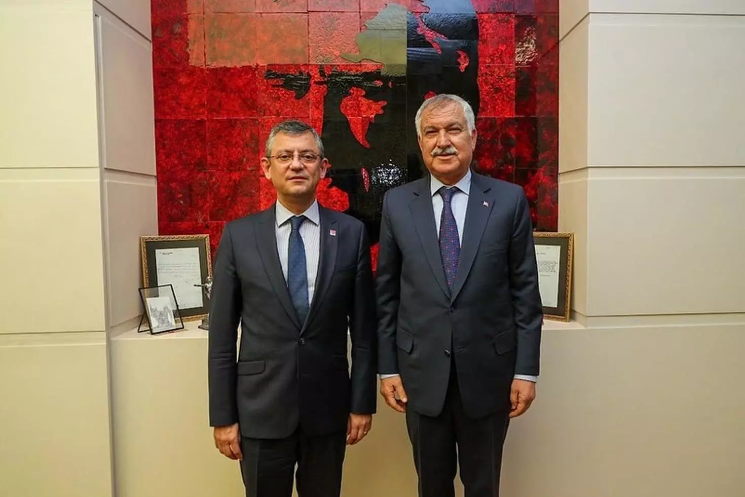 Özgür Özel’den Zeydan Karalar açıklaması: Kurulan kumpaslar çöktü