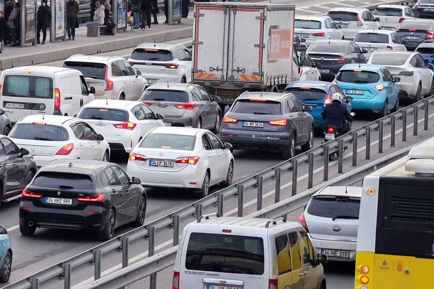 Trafik kanunu sil baştan: Bunu yapan artık 5 bin lira ceza ödeyecek