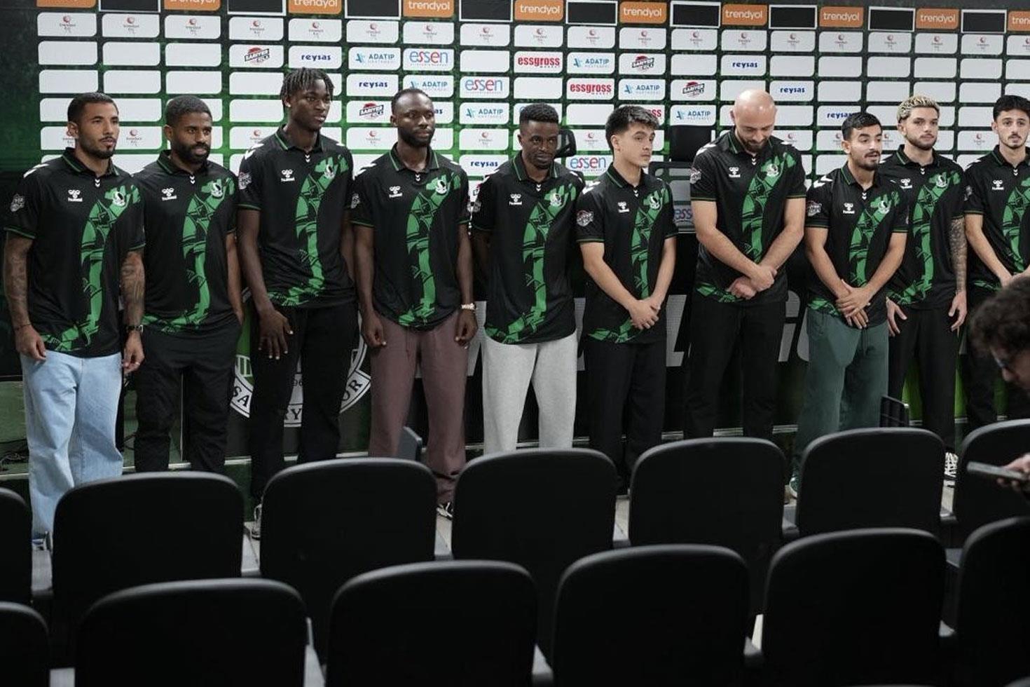 Transferin son gününde 13 futbolcu birden aldılar