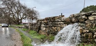 Uzun yıllardır böylesi yaşanmıyor! Taşların arasından fışkırdı
