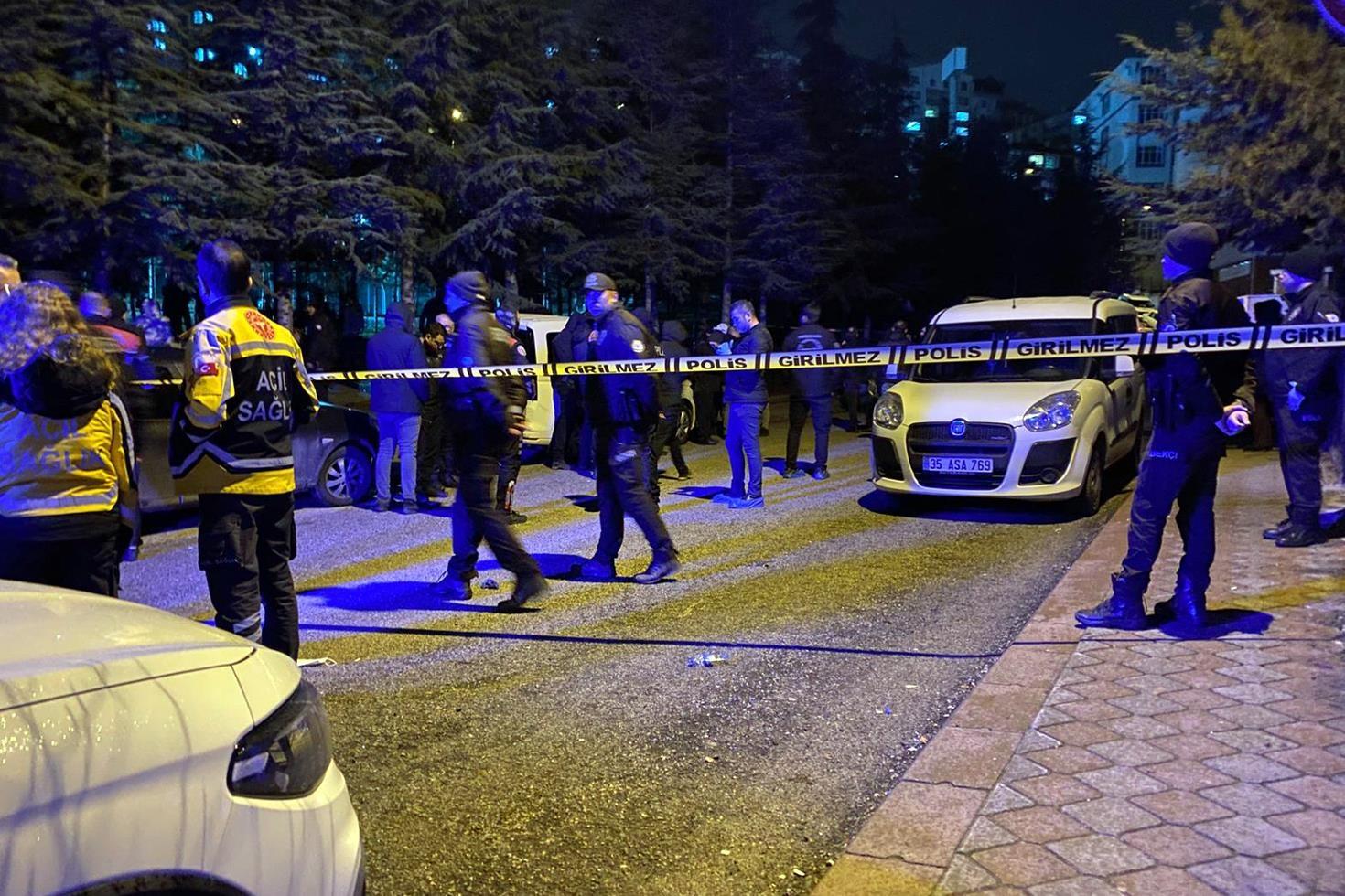 Annesi, kızı ve eşini öldüren adam intihar etti