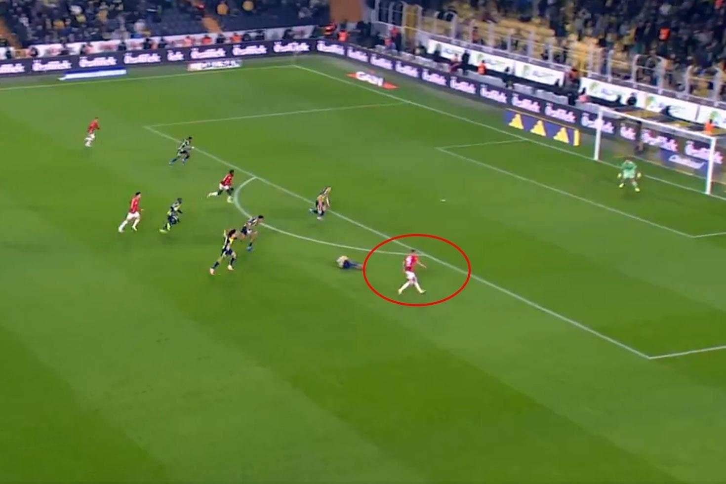 3-0 yenikken yaptığı hareketi Fener taraftarı ayakta alkışladı