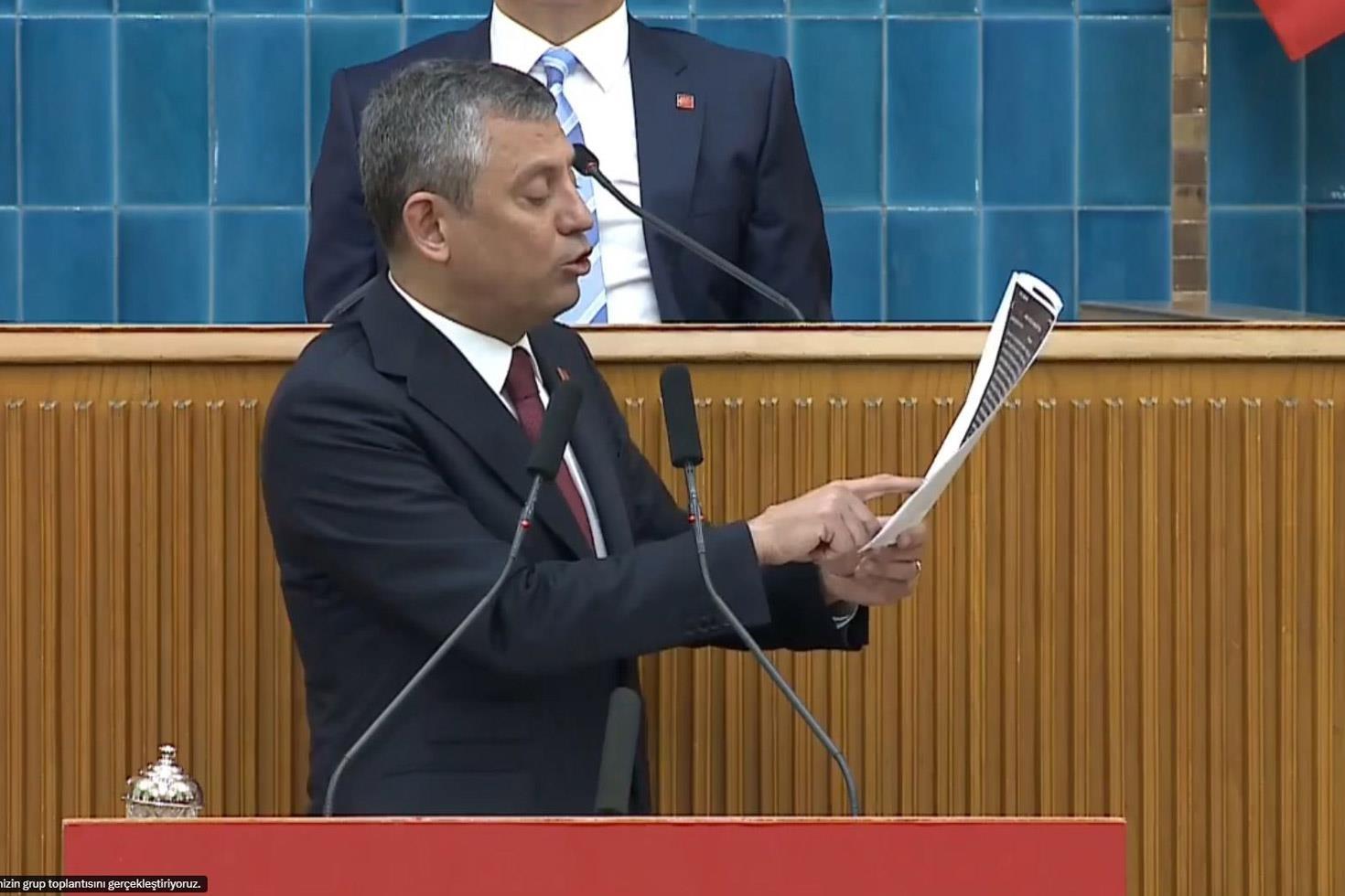 Özgür Özel, Mesut Özarslan’la aralarında geçen yazışmaları okudu