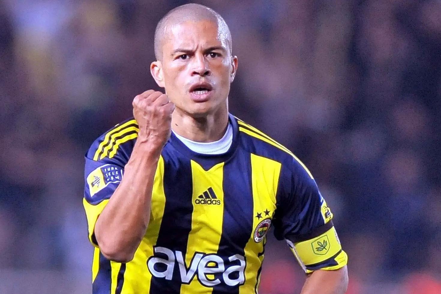 Alex, Fenerbahçe’nin paylaşımına yorum yaptı Taraftarlar beğeni yağdırdı