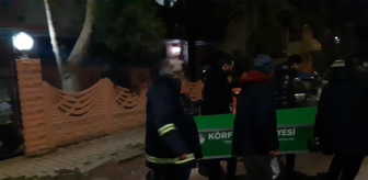 Genç kadın annesiyle yaşadığı evde boğazından bıçaklanarak öldürüldü