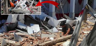 Büyük felaket! 7,4'lük deprem taş üstünde taş bırakmadı