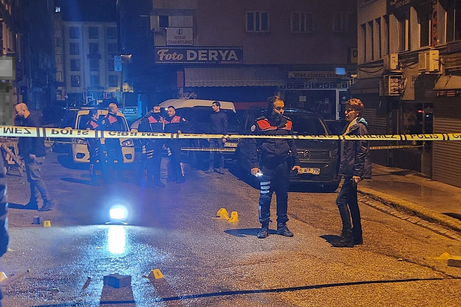 Sevgilisinden ayrıldı, hıncını etraftan çıkardı