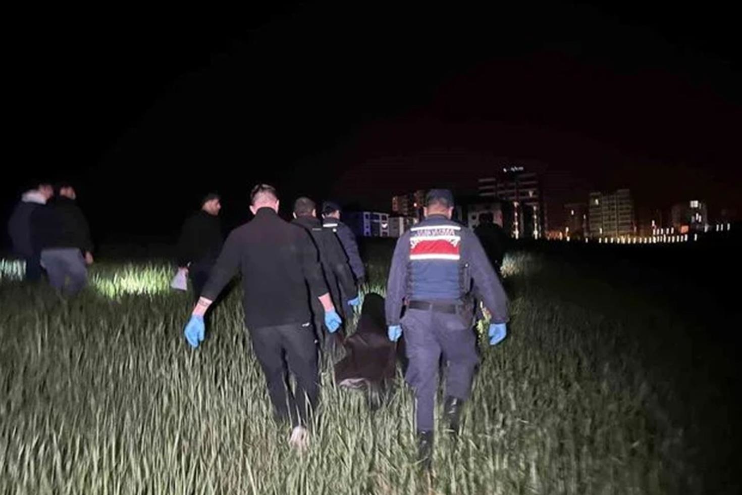Tarlada bıçaklanarak öldüren yaşlı adamla ilgili sır perdesi aralandı