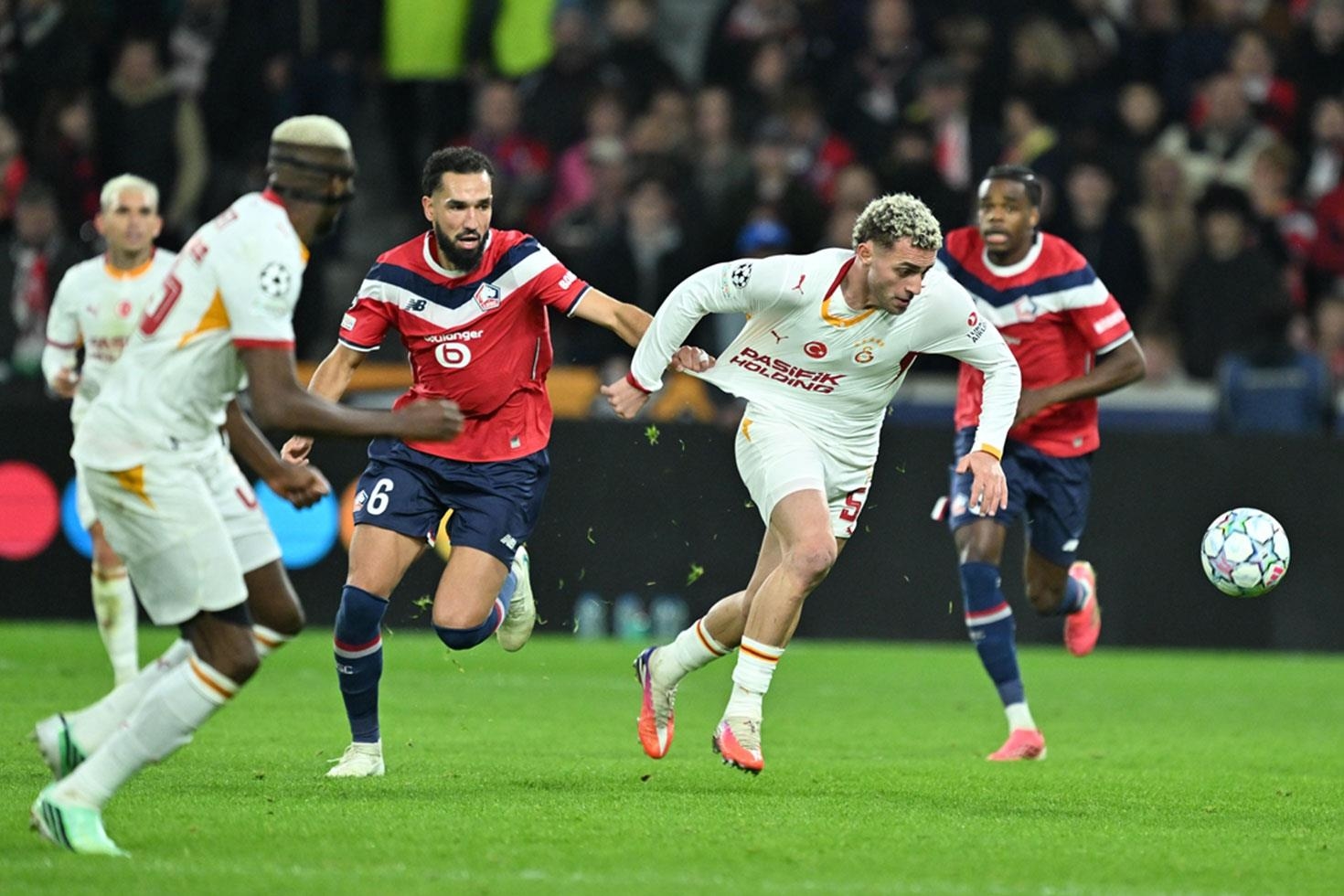 Atılan manşetler olay! Bütün ülke Galatasaray'ı konuşuyor