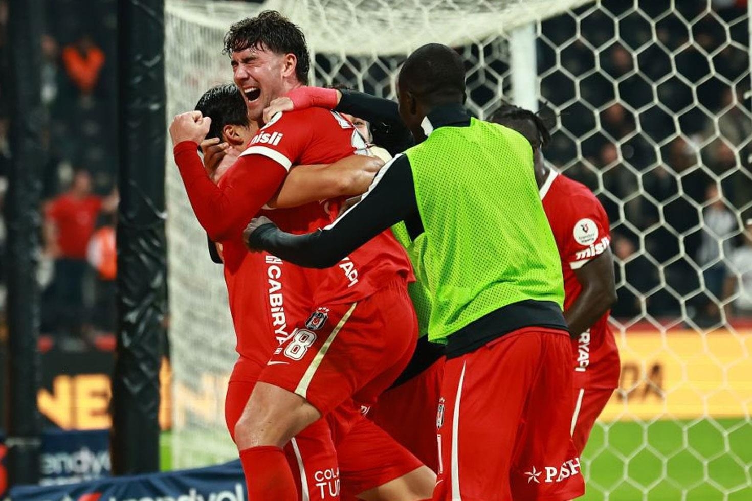 Beşiktaş, Başakşehir karşısında son dakikalarda coştu
