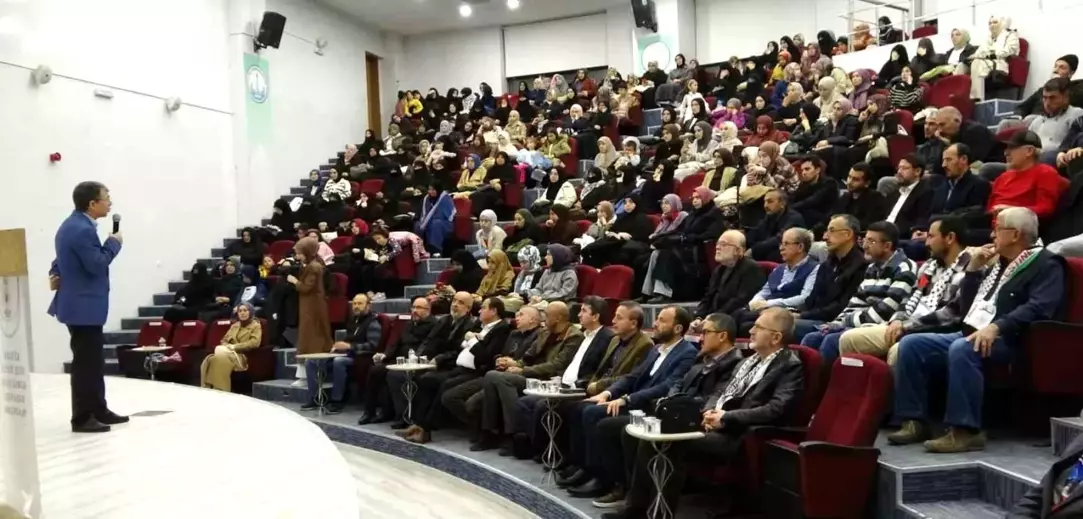 Kütahya'da 'Boykot ve Helal Gıda' Konferansı Düzenlendi