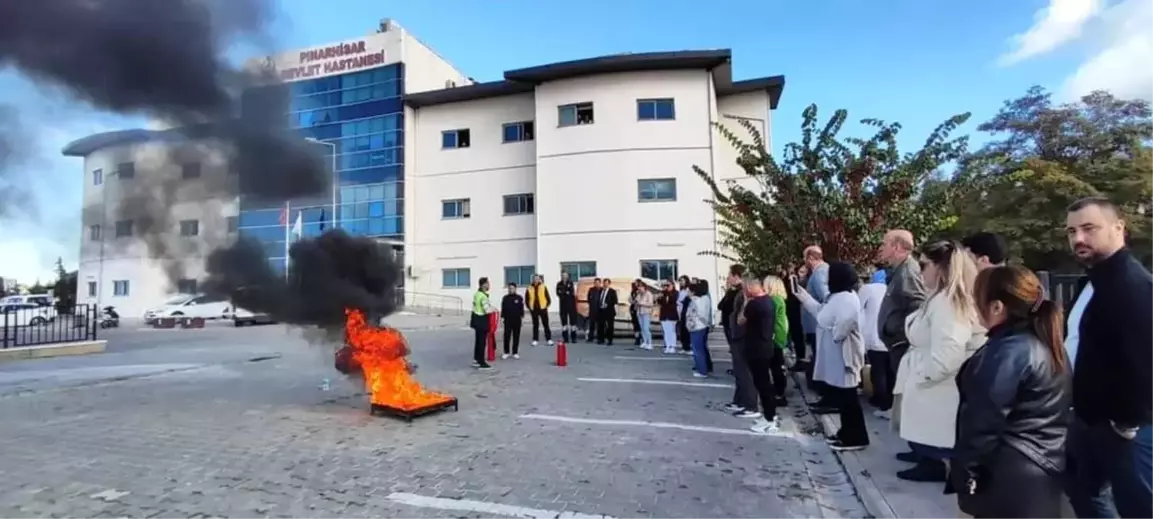 Pınarhisar Devlet Hastanesi'nde Yangın Eğitimi ve Tatbikatı Gerçekleştirildi