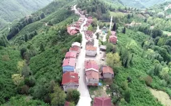 Karşılıklı Evlerde Oturan Mahalle Sakinleri Aynı Anda İftar Yapamıyor