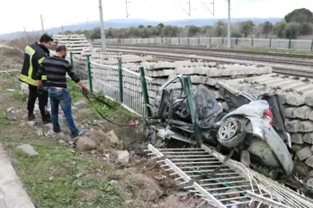 Manisa'da Korkunç Kaza: 4 Ölü, 2 Yaralı