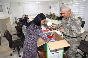 Şırnaklı Kadınlar Mehmetçik İçin Atkı, Bere ve Eldiven Ördü