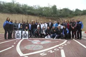 Bursa İl Emniyet Müdürü, Muhtarlara Atış Eğitimi Verdi