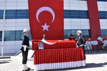 Polis Memuru, Karakolda Boğazı Kesilerek Öldürüldü (3)