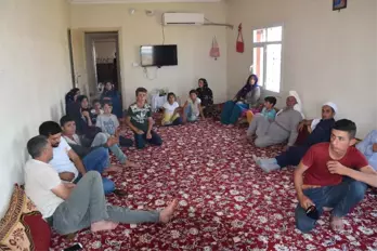 Bu mahallede 17 yaşına geleni ölüm korkusu sarıyor! Hastalığa teşhis koyabilen yok