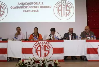 Antalyaspor'da Ali Şafak Öztürk 3 Yıl Daha Başkan Oldu