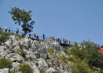 Selfie Çekmek İçin Hayatlarını Tehlikeye Attılar