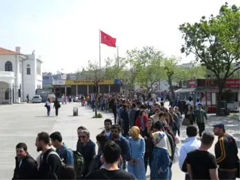 1 Mayıs'ı Fırsat Bilen İstanbullular, Adalara Akın Etti! Kuyruk Uzadıkça Uzadı