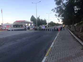 Pamukkale yolunu trafiğe kapattılar