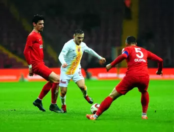 Galatasaray Beraberlikle Turladı