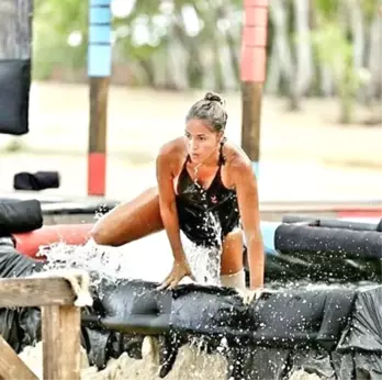 Survivor'un İlginç Kızı Berna Keklikler, Bikinili Pozuyla Sosyal Medyayı Salladı