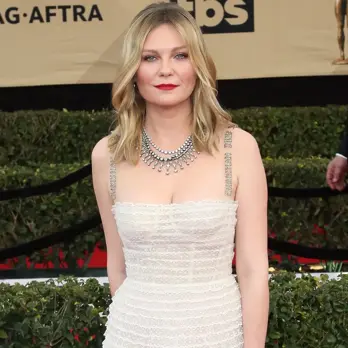 Ünlü oyuncu Kirsten Dunst, Hamile Olduğunu Moda Çekimlerinde Duyurdu