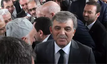 Cenazede Abdullah Gül'e Tepki