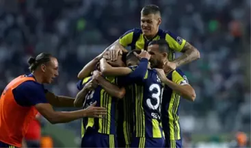 Fenerbahçe'nin Slovak Oyuncusu Martin Skrtel, Konyaspor Maçında Gösterdiği Performansla Takdir Topladı