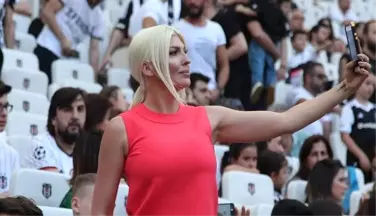 Beşiktaş'ın Eski Yıldızı Dusko Tosic'in Eşi Jelena Karleusa: Yenge Come to Beşiktaş