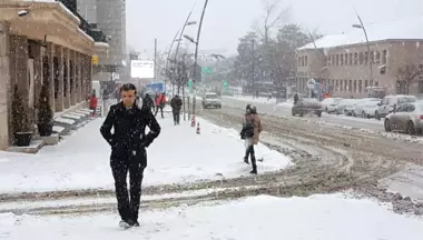 Erzurum'da Karlı 1 Nisan Şakası