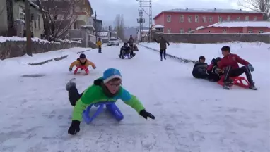 Yetişkinlere Çile, Onlara Eğlence