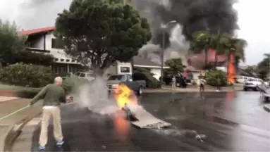 ABD'de, İki Evin Üzerine Uçak Düştü: 5 Ölü, 2 Yaralı