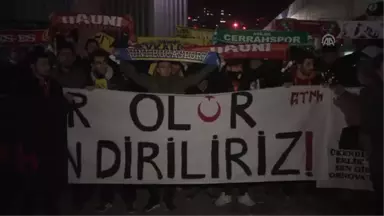 Taraftar Grupları, Istanbul'daki Terör Saldırısına Protesto Için Yürüyüş Düzenledi - Izmir