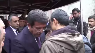 Bakan Zeybekci, Şehit Er Ilhan'ın Ailesini Ziyaret Etti - Denizli