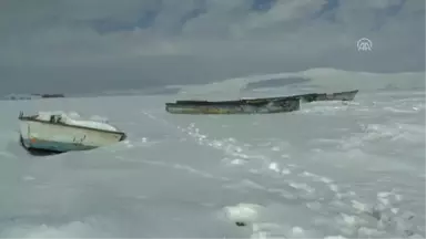 Donan Nazik Gölü'nde Balık Avı