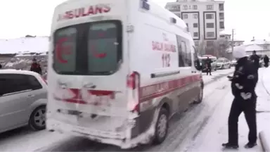 Kaza Tutanağı Hazırlayan Polise Çarptı