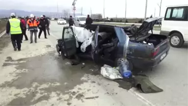 Trafik Kazası: 1 Ölü, 2 Yaralı