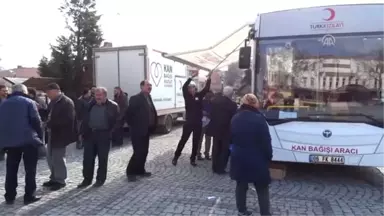 Türk Kızılayı'ndan Anlamlı Kan Bağışı Kampanyası