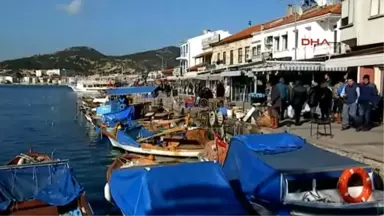 Izmir Şubat'ta Foça'da Deniz Keyfi