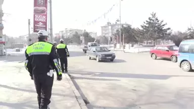 Yolcu Gibi Davranan Trafik Polisleri Denetimde