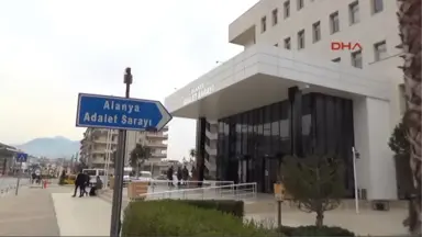 Antalya Tartıştığı Arkadaşını Başına Çekiçle Vurarak Öldürdü