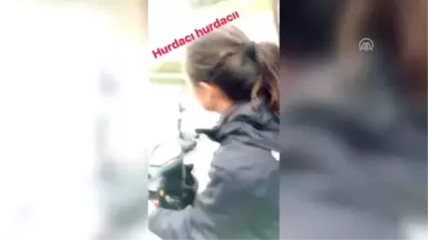 Otomobilin Kaldırımdaki Yayanın Üzerine Devrilmesi - Burcu Duran'ın Görüntüleri