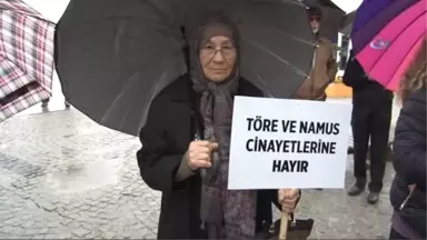 8 Mart'ı Yağmur Altında Kutladılar