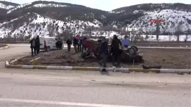 Erzincan Ters Dönen Araca Vatandaş Müdahalesi