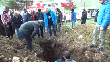 Kumluca Sahte Içkiden Ölen Mısır Toprağa Verildi