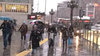 Başkentliler Güne Kar Ile Uyandı